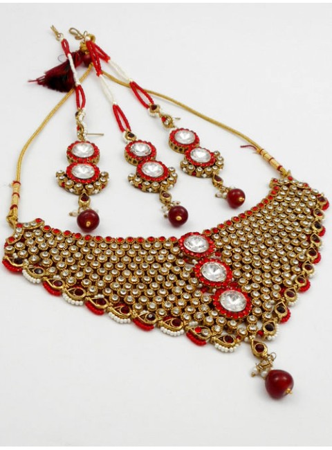 Stonestudded Jewelry Set